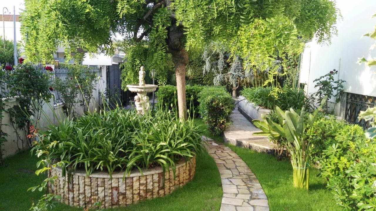 Villa Mary - Oroblu Trani Exteriör bild