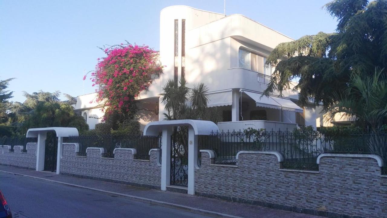 Villa Mary - Oroblu Trani Exteriör bild