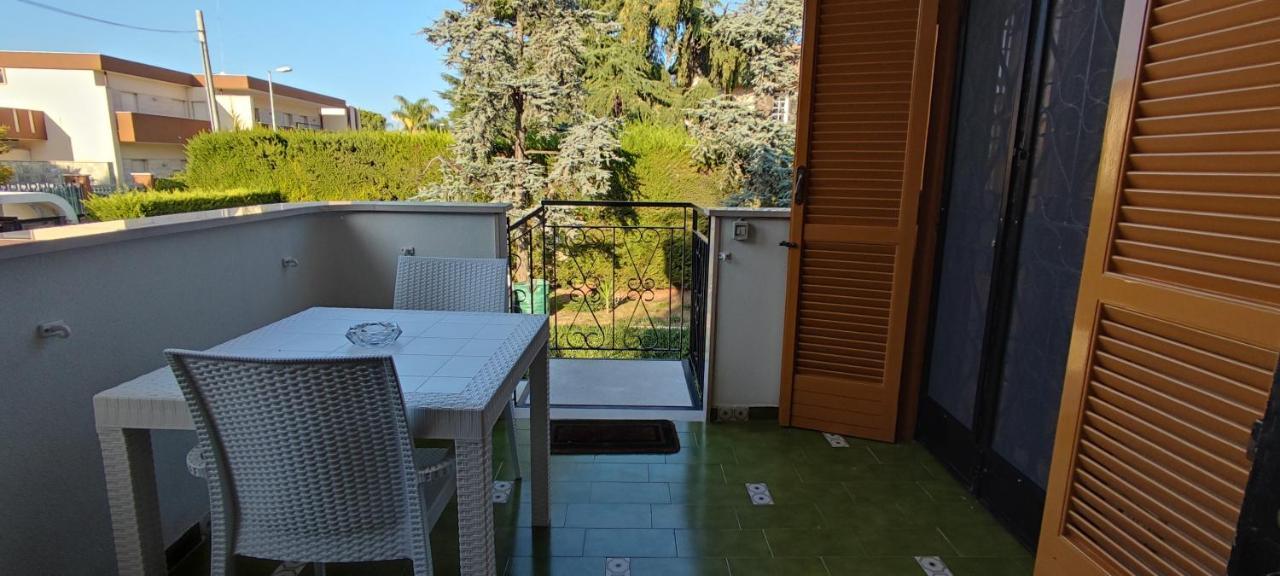 Villa Mary - Oroblu Trani Exteriör bild